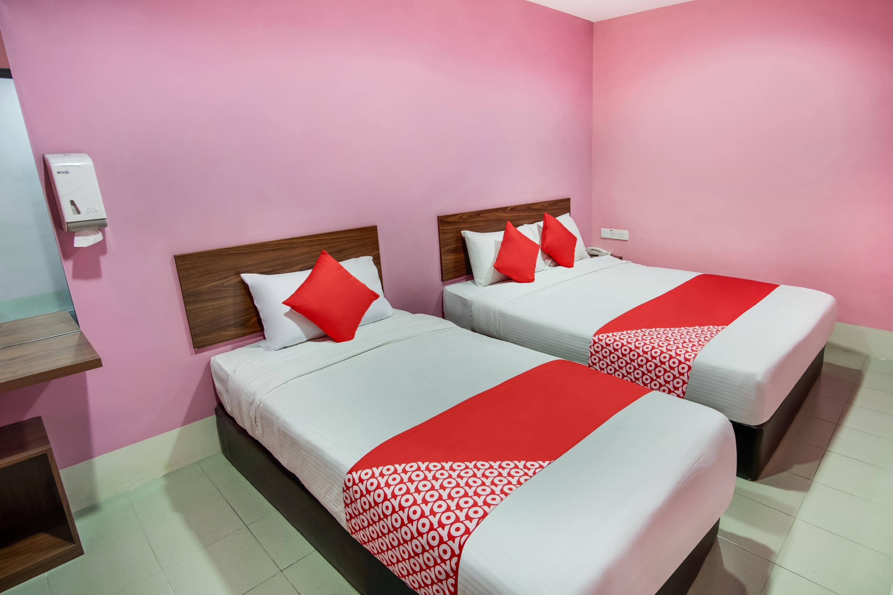 Oyo 89480 Dream House Hotel Skudai Exterior foto