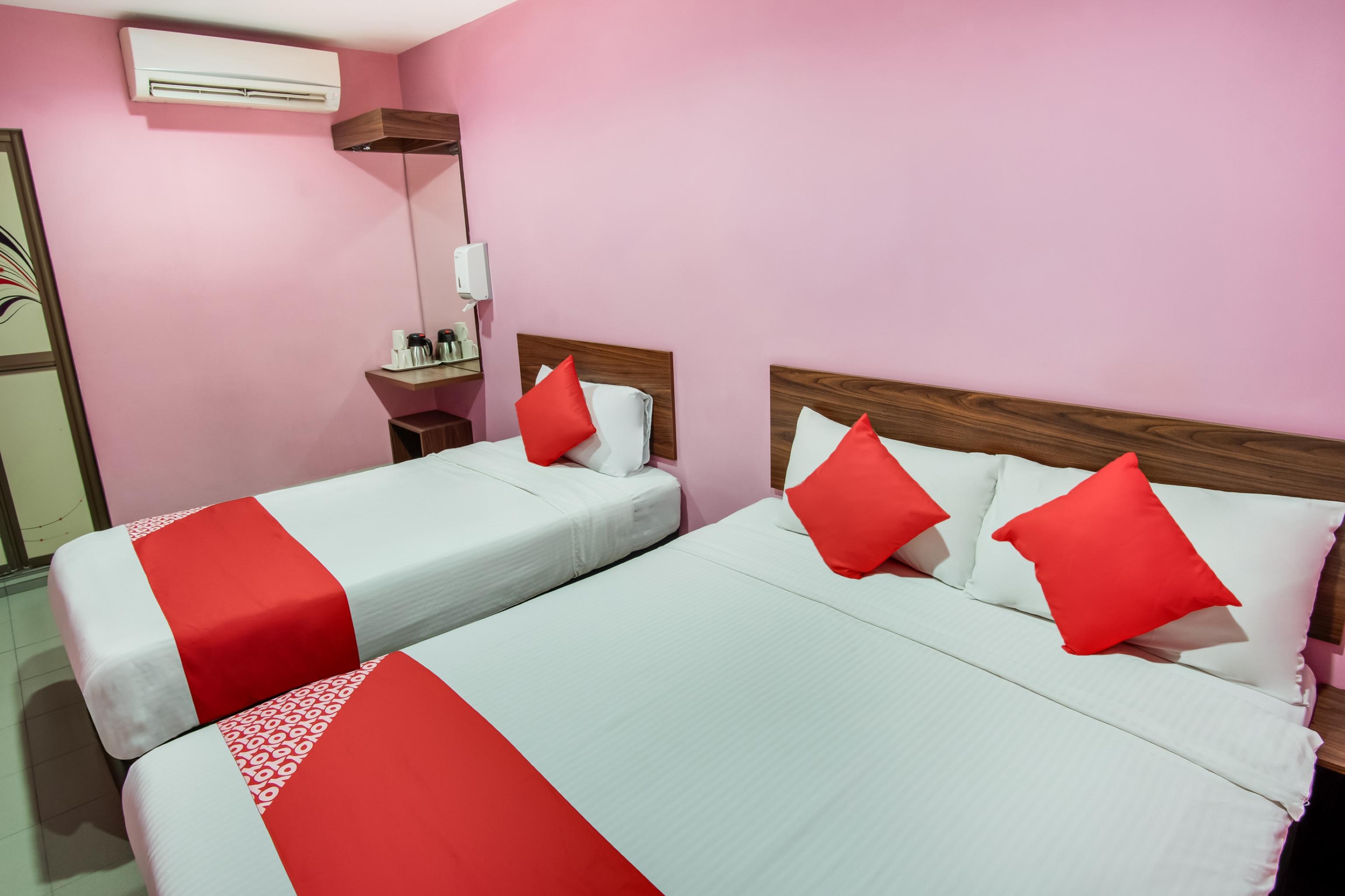 Oyo 89480 Dream House Hotel Skudai Exterior foto
